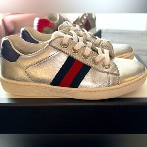 Gucci kid sneakers 100% authentic w receipt box and dust bag